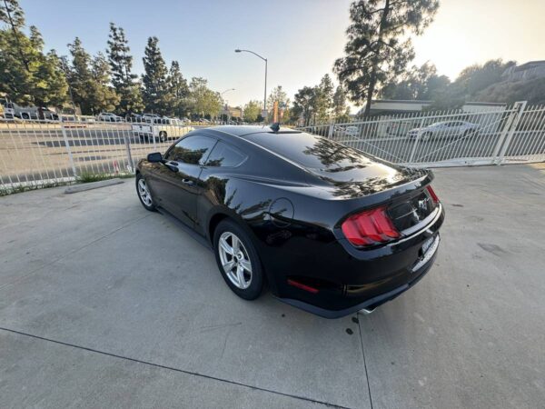 00101_6sSmdLVINhY_0x20oM_1200x900 2020 Ford Mustang Ecoboost ,999